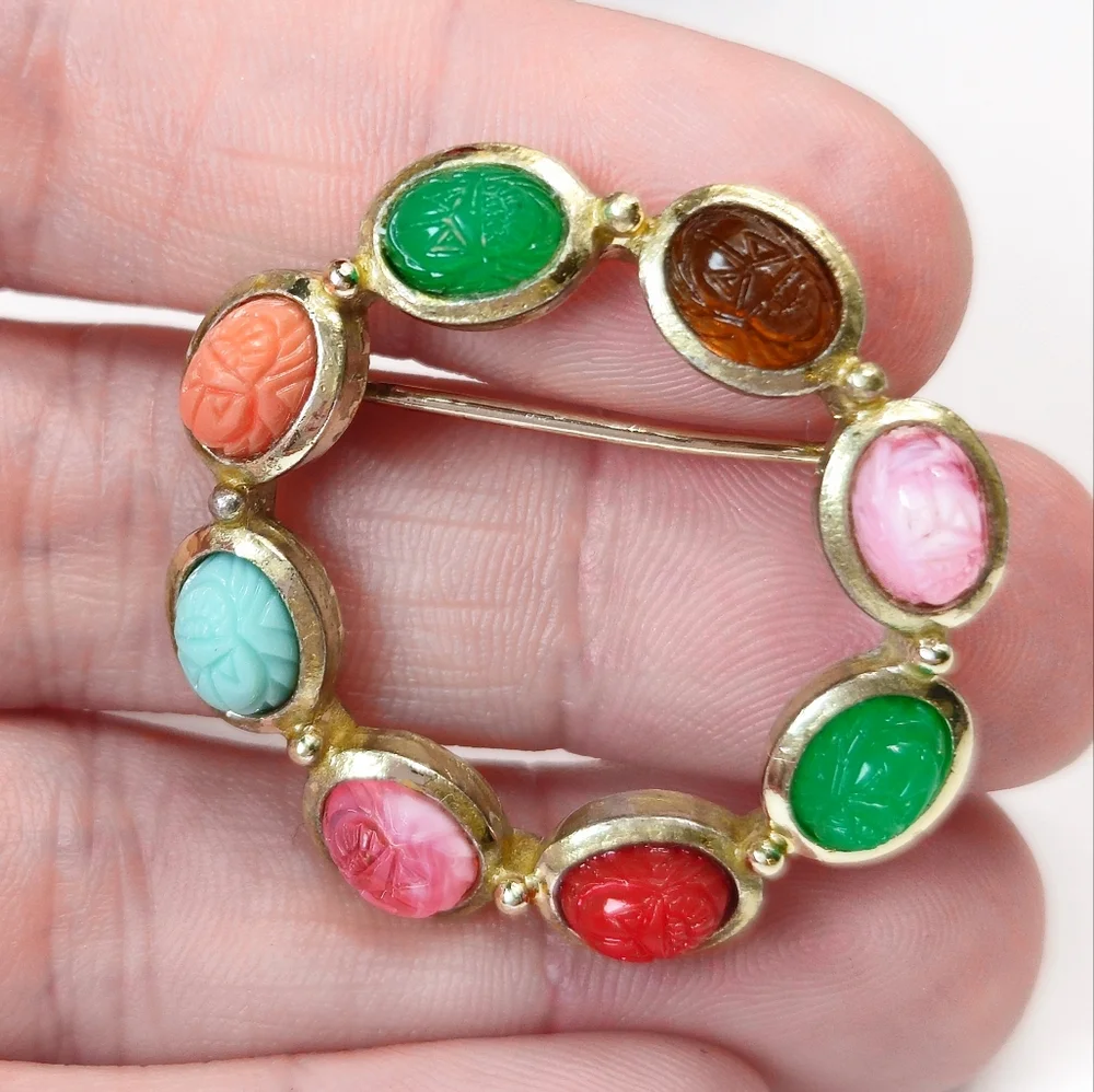 Vintage Multi Gemstone Scarab Round Gold Tone Brooch